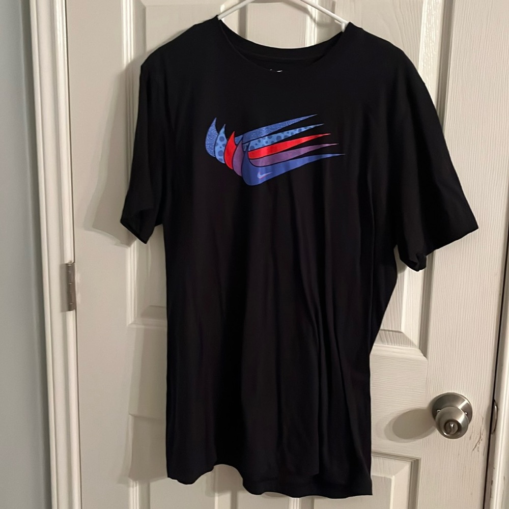 NWOT Nike t-shirt size large